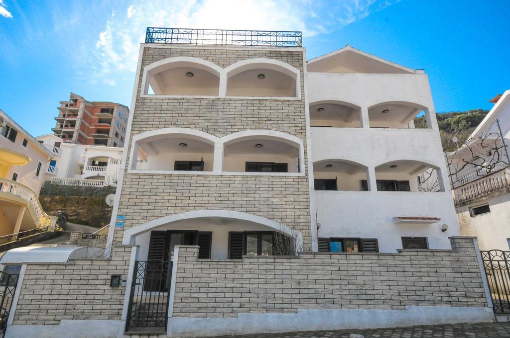 Bologna Apartments Budua Esterno foto