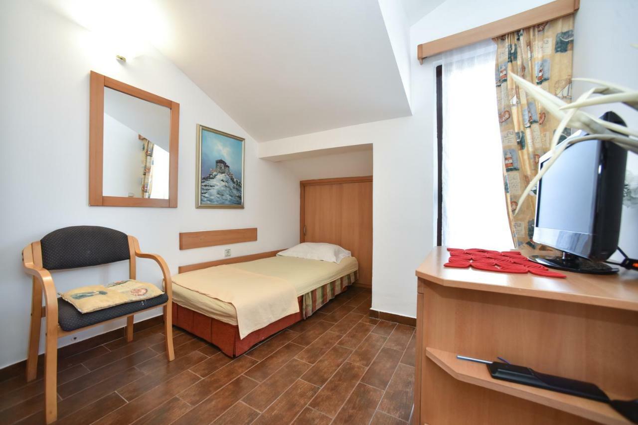 Bologna Apartments Budua Esterno foto