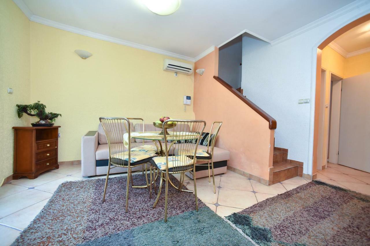 Bologna Apartments Budua Esterno foto