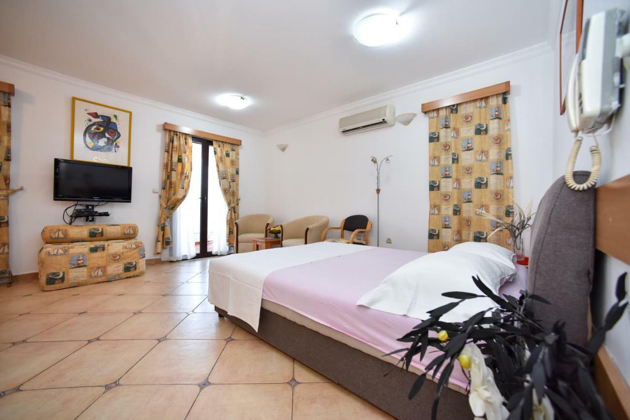 Bologna Apartments Budua Esterno foto