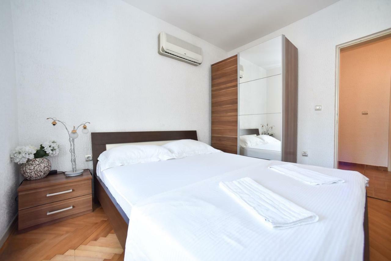Bologna Apartments Budua Esterno foto