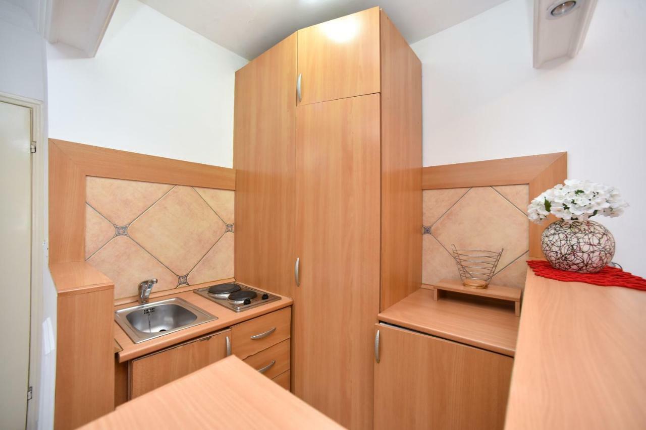 Bologna Apartments Budua Esterno foto