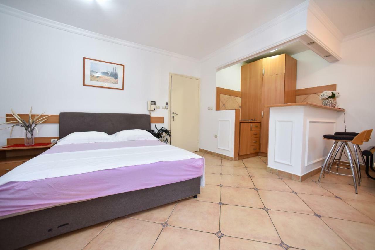 Bologna Apartments Budua Esterno foto