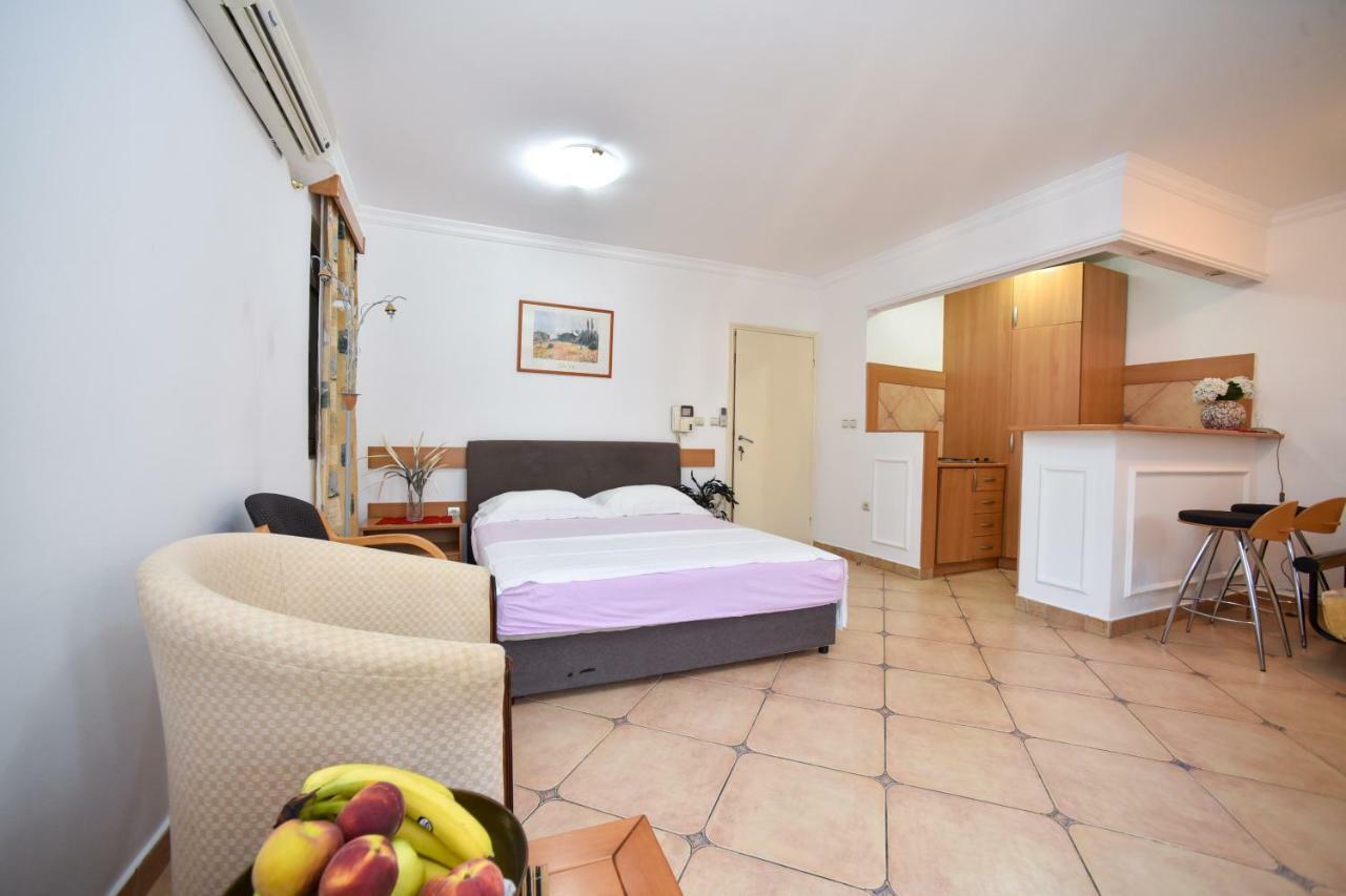 Bologna Apartments Budua Esterno foto