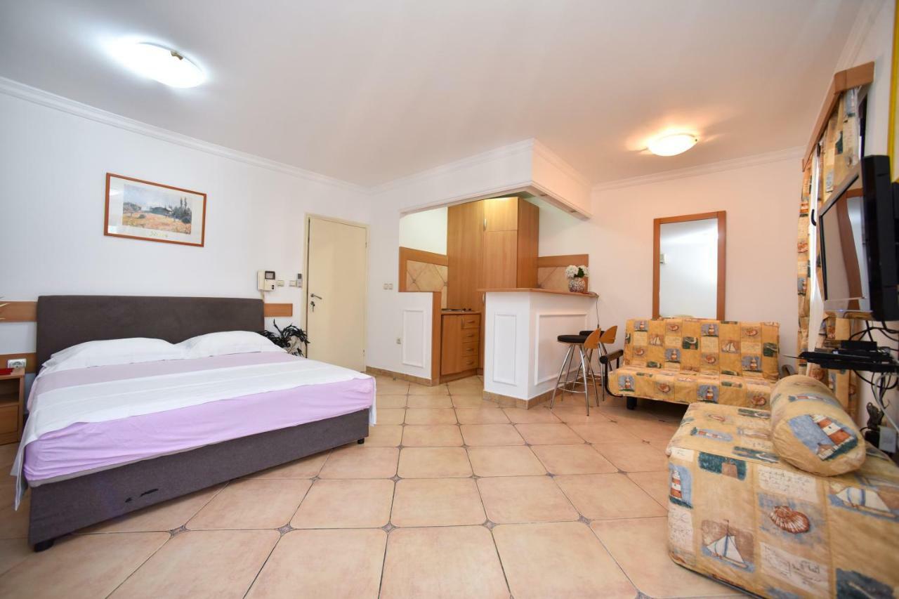 Bologna Apartments Budua Esterno foto