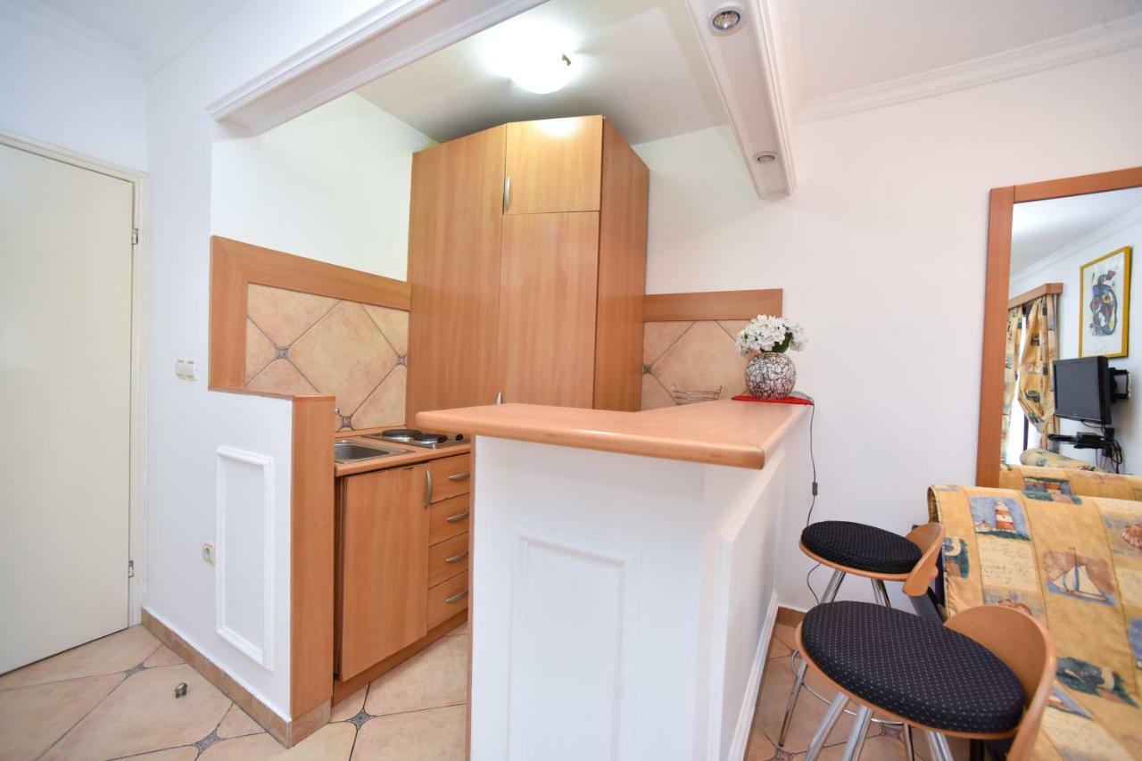 Bologna Apartments Budua Esterno foto