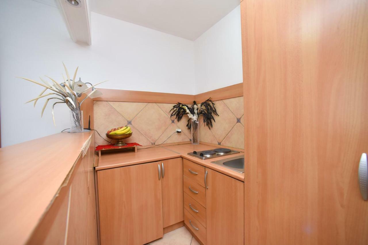 Bologna Apartments Budua Esterno foto